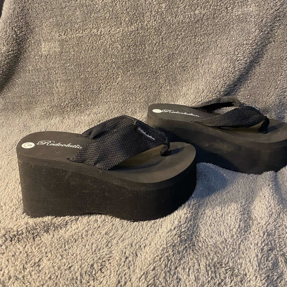 Revolution platform flip-flops